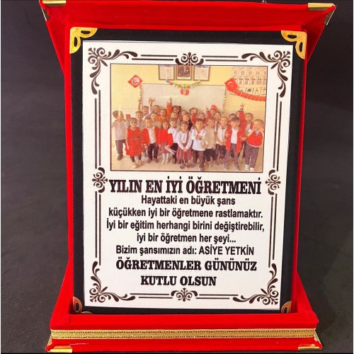 Yılın En İyi Öğretmeni Plaketi